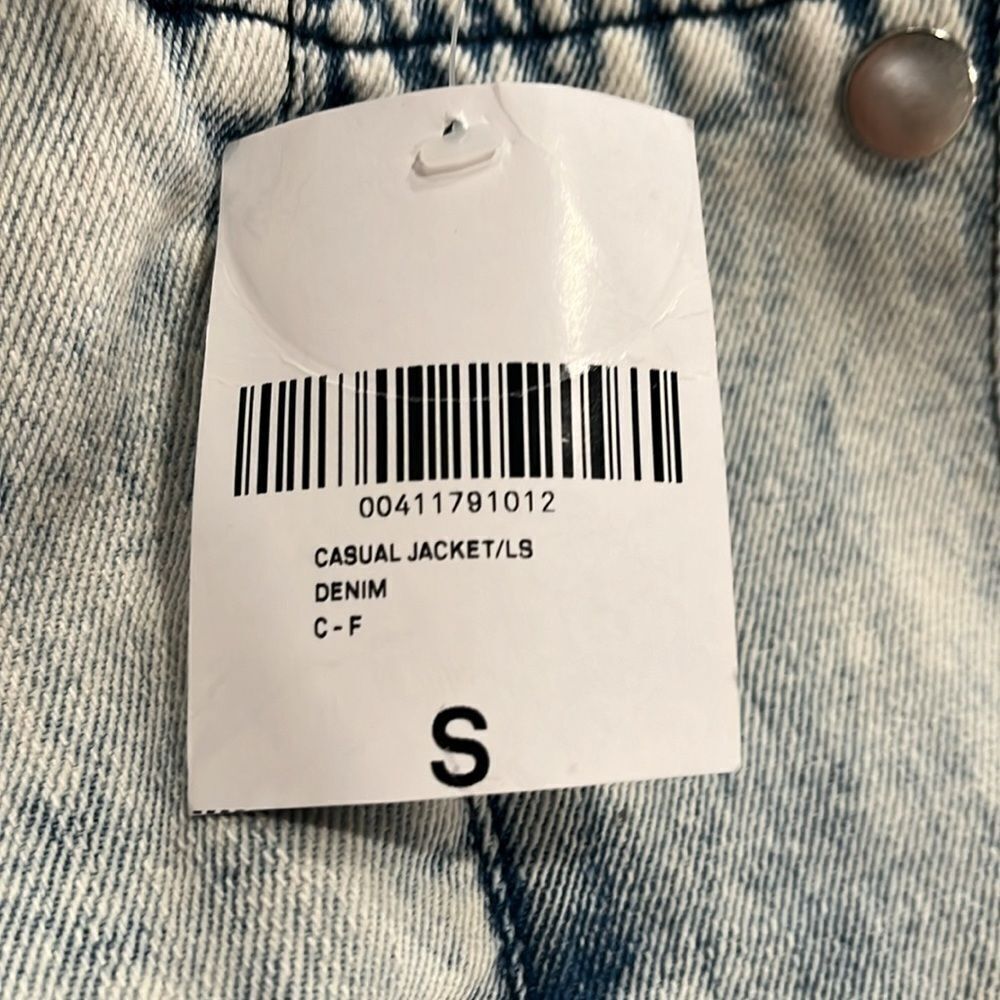 Forever 21 NWT acid wash vintage style light denim wash Jean jacket - S - Picture 12 of 15